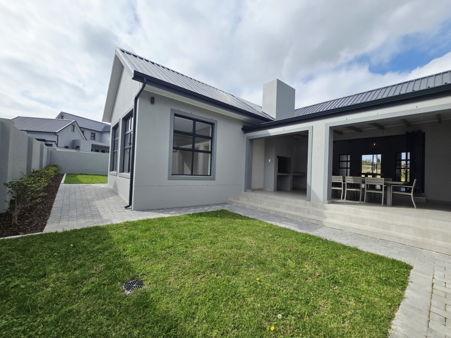 3 Bedroom Property for Sale in Kingswood Golf Estate Western Cape